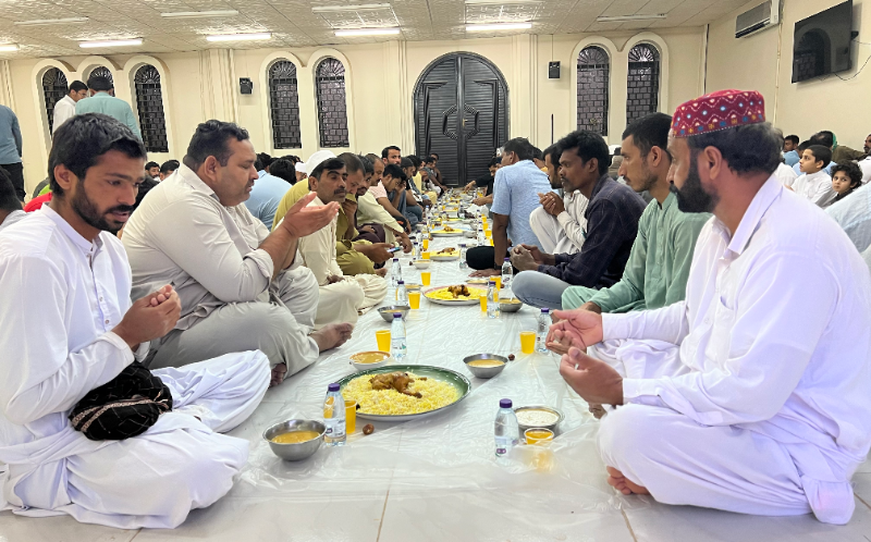 الإفطار الرمضاني في جامع الجاسر